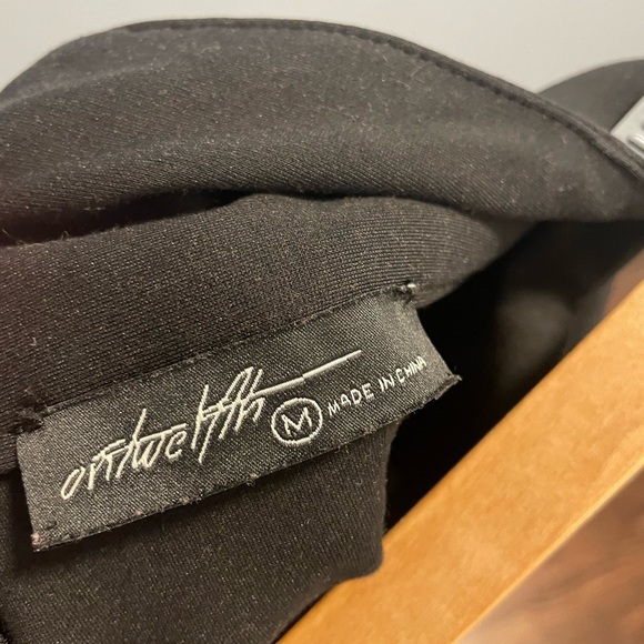 Black mini skirt - Picture 3 of 3